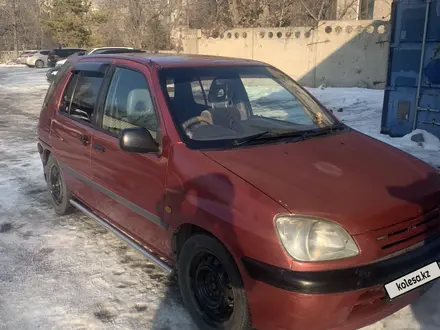 Toyota Raum 1997 года за 2 100 000 тг. в Алматы