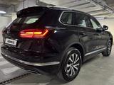 Volkswagen Touareg 2022 года за 29 900 000 тг. в Алматы – фото 5