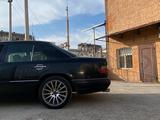 Mercedes-Benz E 320 1995 года за 2 000 000 тг. в Шымкент – фото 4