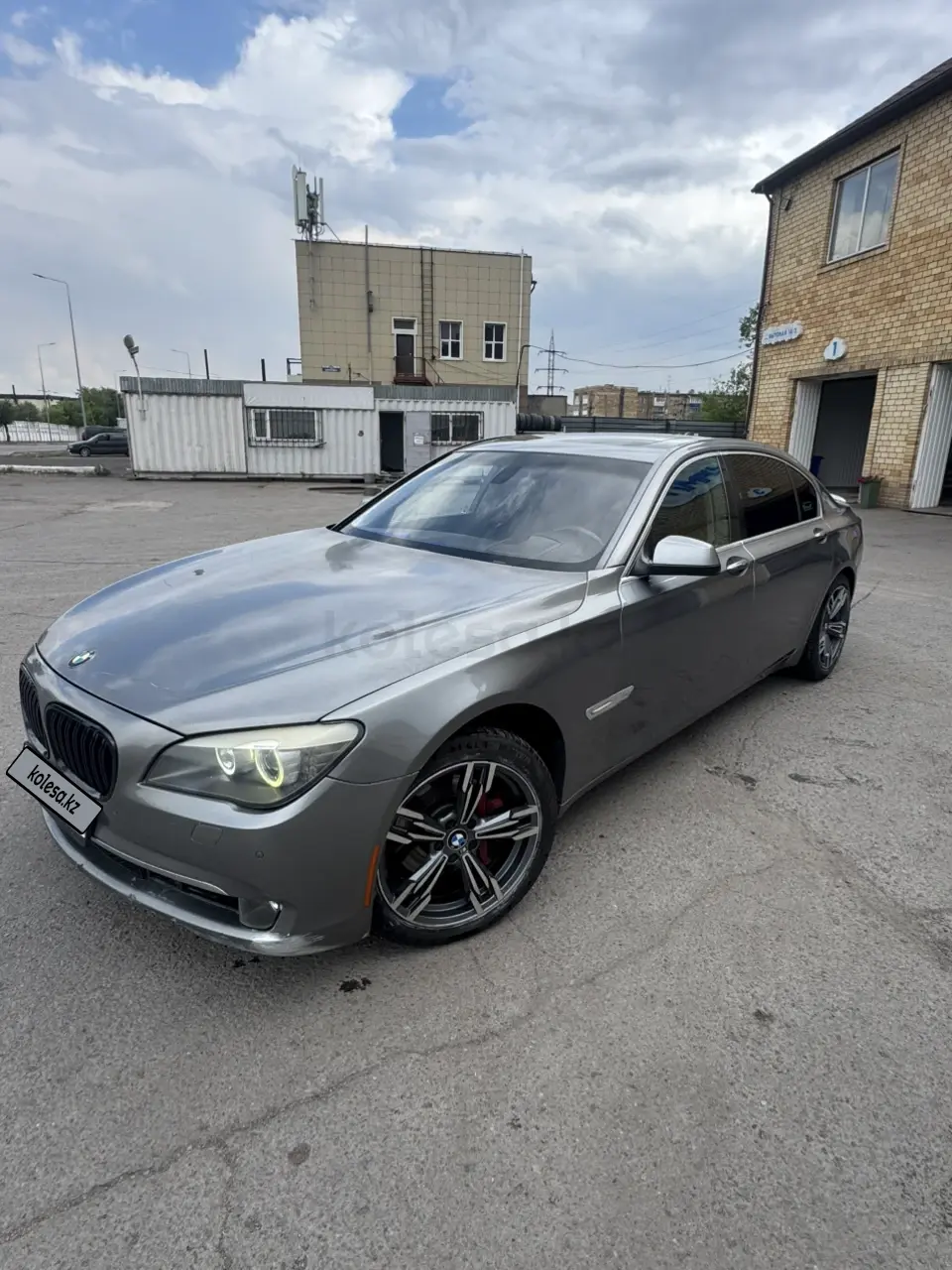 BMW 7 Series, 2010