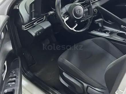 Hyundai Elantra 2022 года за 8 500 000 тг. в Караганда – фото 2