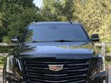 Cadillac Escalade 2020 года за 33 000 000 тг. в Алматы