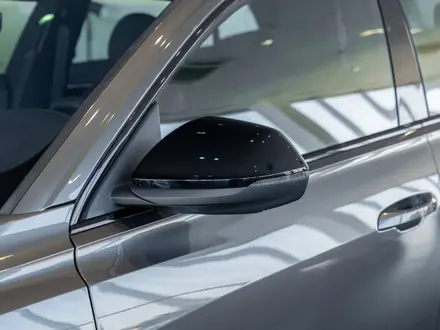 Audi Q8 55 TFSI Quattro 2024 года за 56 410 000 тг. в Алматы – фото 17