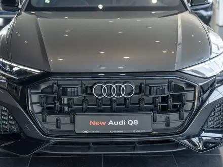 Audi Q8 55 TFSI Quattro 2024 года за 56 410 000 тг. в Алматы – фото 19