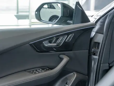 Audi Q8 55 TFSI Quattro 2024 года за 56 410 000 тг. в Алматы – фото 37