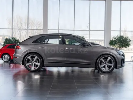Audi Q8 55 TFSI Quattro 2024 года за 56 410 000 тг. в Алматы – фото 4
