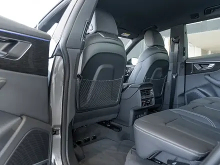 Audi Q8 55 TFSI Quattro 2024 года за 56 410 000 тг. в Алматы – фото 40