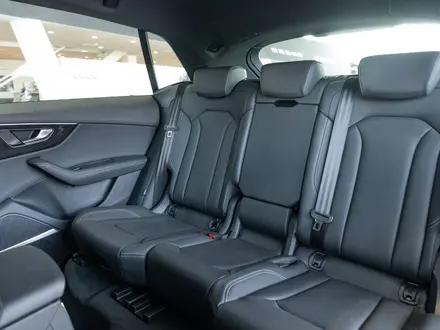 Audi Q8 55 TFSI Quattro 2024 года за 56 410 000 тг. в Алматы – фото 44