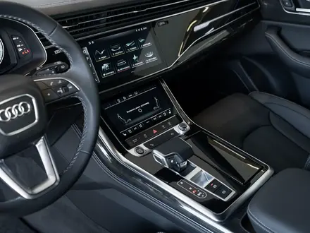 Audi Q8 55 TFSI Quattro 2024 года за 56 410 000 тг. в Алматы – фото 50
