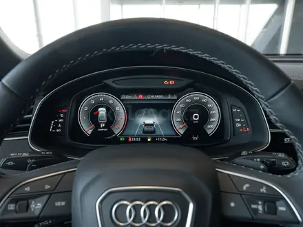Audi Q8 55 TFSI Quattro 2024 года за 56 410 000 тг. в Алматы – фото 52