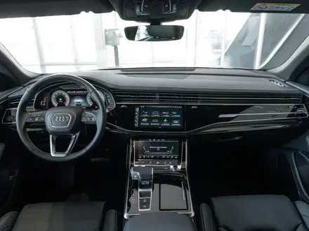 Audi Q8 55 TFSI Quattro 2024 года за 56 410 000 тг. в Алматы – фото 31