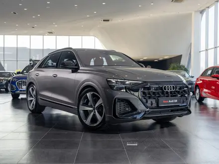 Audi Q8 55 TFSI Quattro 2024 года за 56 410 000 тг. в Алматы