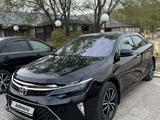 Toyota Camry 2017 года за 14 000 000 тг. в Атырау