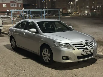 Toyota Camry 2008 года за 4 000 000 тг. в Уральск – фото 2