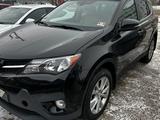 Toyota RAV4 2015 года за 8 000 000 тг. в Атырау