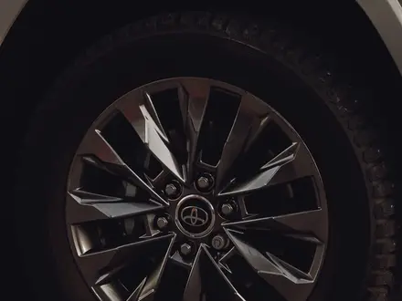 Toyota Land Cruiser 2023 года за 59 000 000 тг. в Астана – фото 4