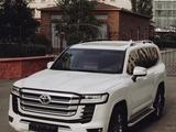 Toyota Land Cruiser 2023 года за 59 000 000 тг. в Астана
