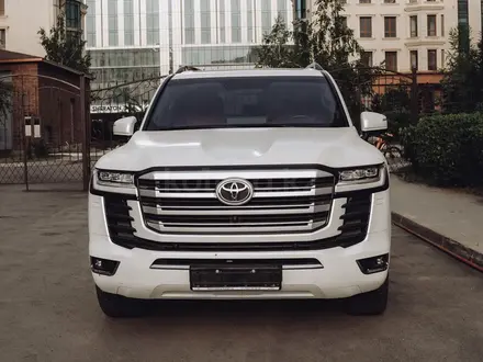 Toyota Land Cruiser 2023 года за 59 000 000 тг. в Астана – фото 2