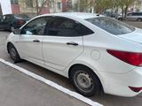 Hyundai Solaris 2014 года за 2 750 000 тг. в Астана – фото 2