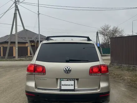 Volkswagen Touareg 2004 года за 3 999 999 тг. в Атырау – фото 5