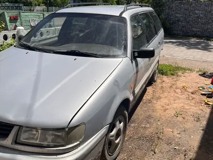 Volkswagen Passat 1994 года за 1 450 000 тг. в Астана – фото 2