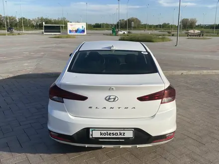 Hyundai Elantra 2019 года за 8 000 000 тг. в Астана – фото 4