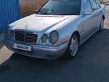 Mercedes-Benz E 200 1996 года за 2 600 000 тг. в Павлодар – фото 2