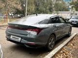 Hyundai Elantra 2022 года за 9 100 000 тг. в Аксай – фото 3