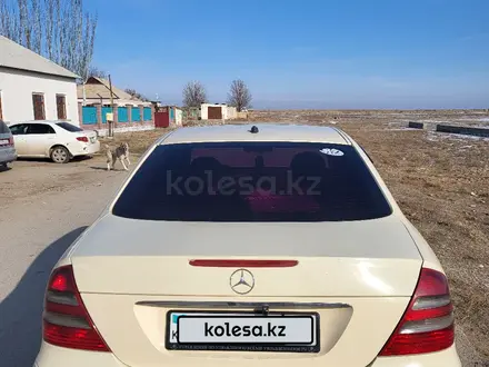 Mercedes-Benz E 200 2004 годаүшін4 500 000 тг. в Туркестан – фото 4
