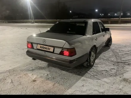 Mercedes-Benz E 280 1992 года за 2 700 000 тг. в Уральск – фото 3