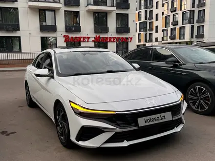 Hyundai Elantra 2023 года за 6 990 000 тг. в Алматы