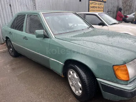 Mercedes-Benz E 230 1990 года за 1 400 000 тг. в Алматы – фото 2