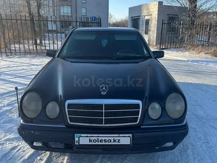 Mercedes-Benz E 200 1996 года за 2 400 000 тг. в Экибастуз