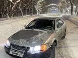 Toyota Camry 2000 года за 2 500 000 тг. в Усть-Каменогорск – фото 2