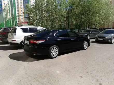 Toyota Camry 2019 года за 16 199 900 тг. в Астана – фото 2