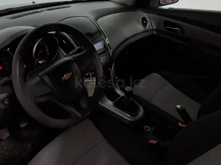 Chevrolet Cruze 2012 года за 1 910 000 тг. в Астана – фото 10