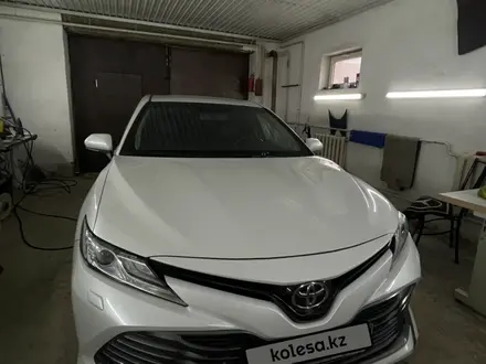 Toyota Camry 2019 года за 16 200 000 тг. в Актау – фото 3