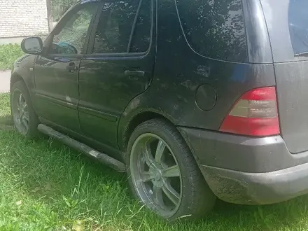 Mercedes-Benz ML 320 2001 года за 5 000 000 тг. в Степногорск – фото 18