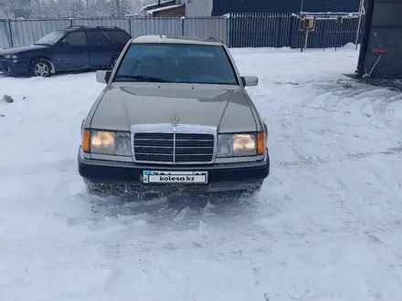 Mercedes-Benz E 260 1993 года за 1 500 000 тг. в Алматы – фото 4