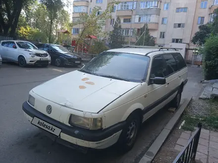 Volkswagen Passat 1990 года за 600 000 тг. в Алматы