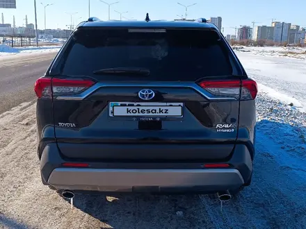 Toyota RAV4 2022 года за 19 500 000 тг. в Астана – фото 4