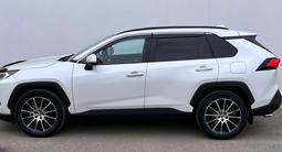 Toyota RAV4 2020 года за 15 450 000 тг. в Уральск – фото 3