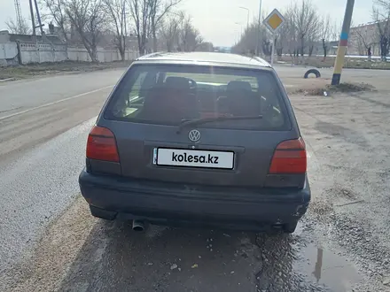 Volkswagen Golf 1994 года за 600 000 тг. в Жанатас – фото 3