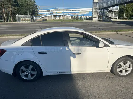 Chevrolet Cruze 2010 года за 2 900 000 тг. в Усть-Каменогорск – фото 3