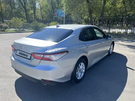 Toyota Camry 2018 года за 12 000 000 тг. в Тараз – фото 4