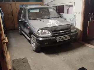 Chevrolet Niva, 2004