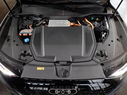 Audi Q8 e-tron 55 S line 2023 года за 38 140 000 тг. в Алматы – фото 15