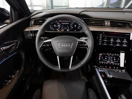 Audi Q8 e-tron 55 S line 2023 года за 38 140 000 тг. в Алматы – фото 17