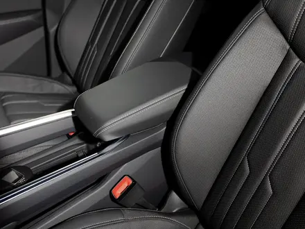 Audi Q8 e-tron 55 S line 2023 года за 38 140 000 тг. в Алматы – фото 21