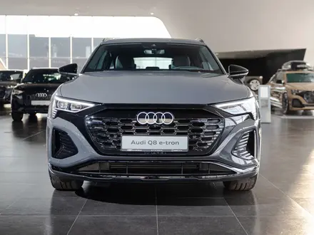 Audi Q8 e-tron 55 S line 2023 года за 38 140 000 тг. в Алматы – фото 41